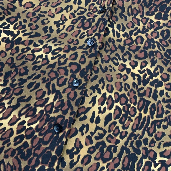 Women’s Susan Graver Animal Print Button Up Collar Blouse Size Small - Picture 6 of 12